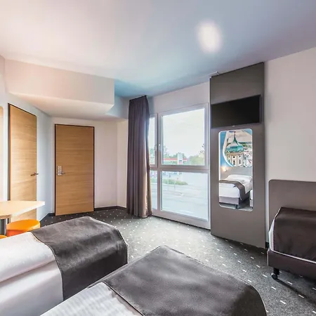 Hotel Augsburg-nord 3*